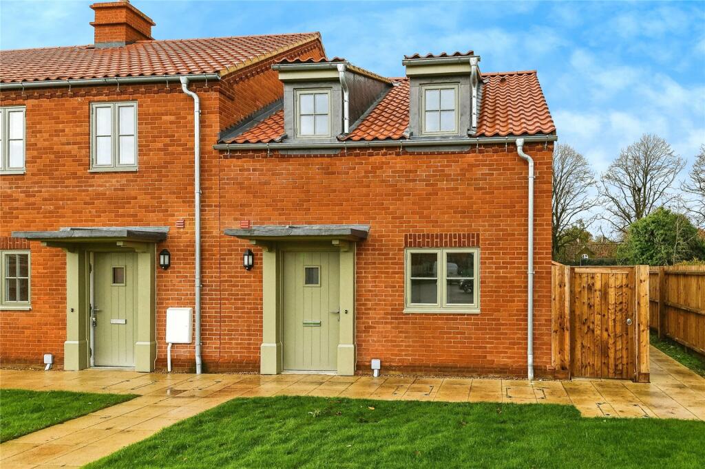 2 bedroom end of terrace house for sale in Pound Lane, Docking, King's