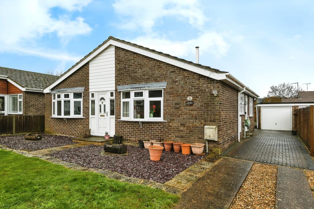 3 bedroom bungalow for sale in Sycamore Close, South Wootton, King's
