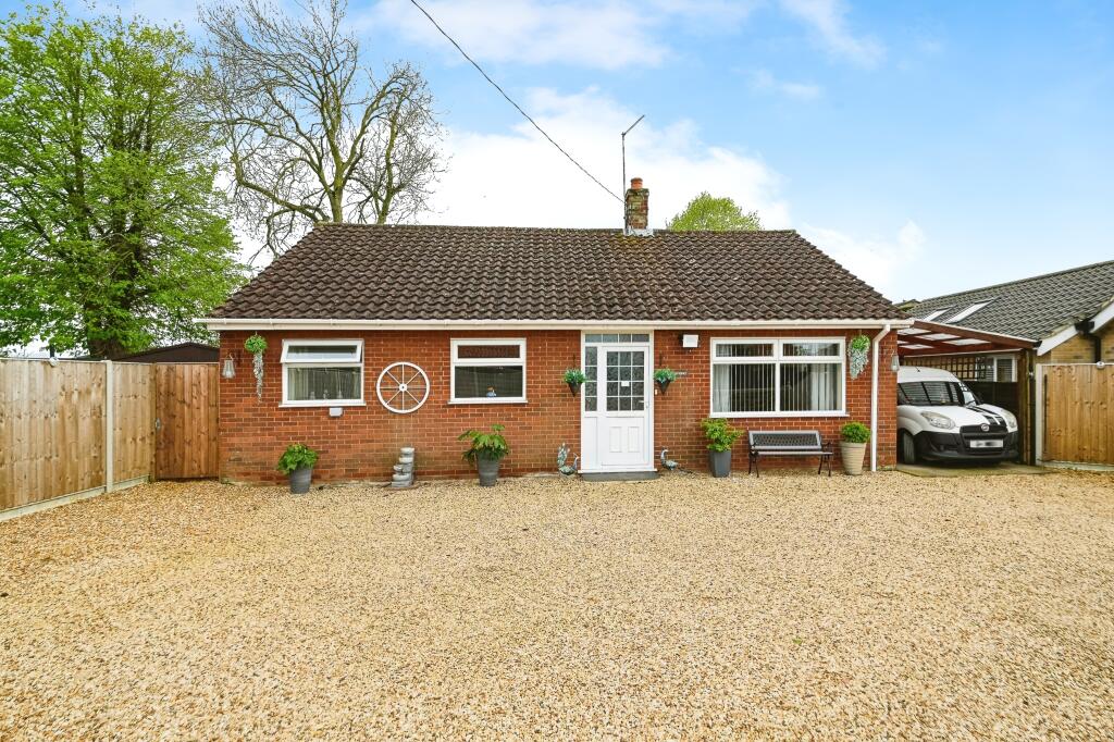 3 bedroom bungalow for sale in Rosemary Lane, Gayton, King's Lynn, PE32