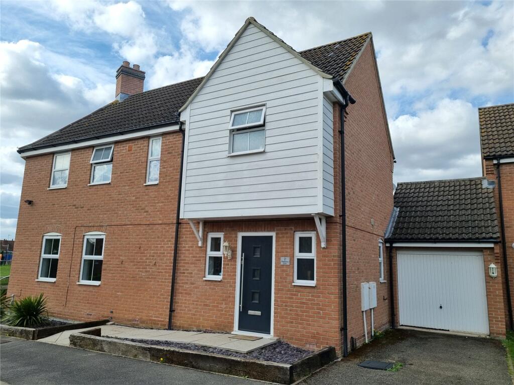3 bedroom semidetached house for sale in Featherby Drive, Watlington