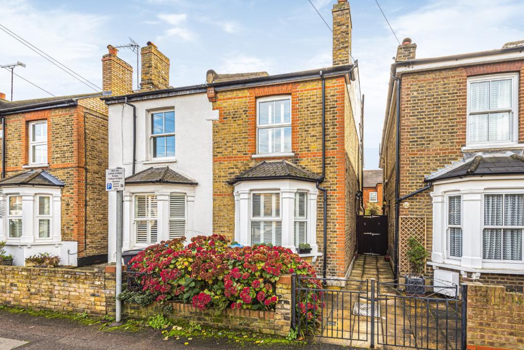 4 Bedroom Semi-detached House For Sale In Hardman Road, Kingston Upon 