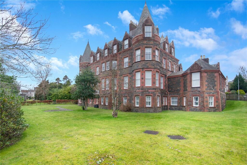 2 bedroom flat for sale in Kelvin Walk, Largs, North Ayrshire, KA30