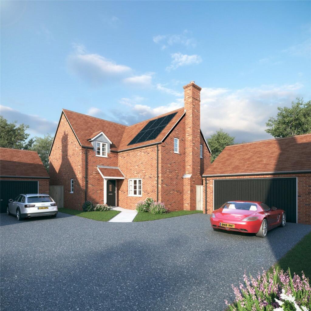 4 bedroom detached house for sale in The Paddocks, Cubbington, CV32