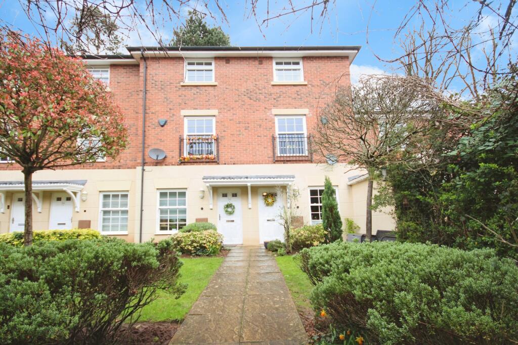 3 bedroom terraced house for sale in John Cullis Gardens, Leamington Spa, Warwickshire, CV32