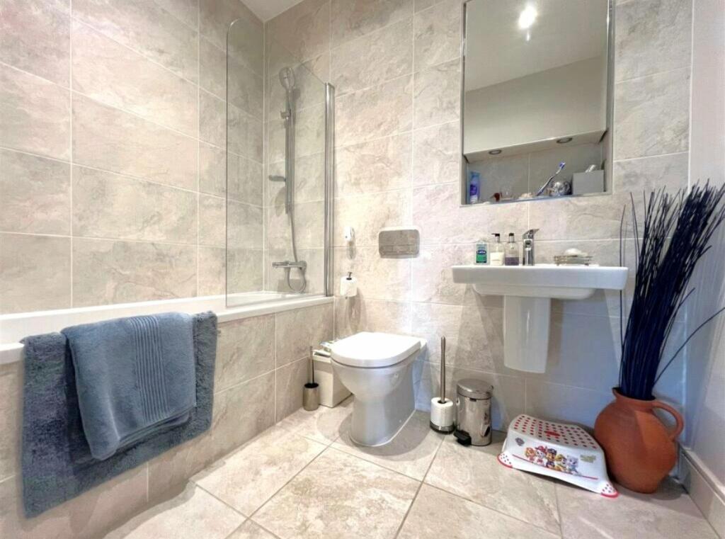Additional property image - Cloister Way, Leamington Spa, Warwickshire, CV32