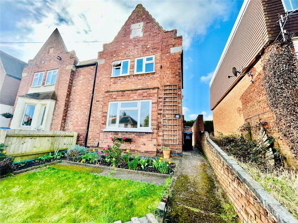 Main image of property: Heathcote Road, Whitnash, Leamington Spa, Warwickshire, CV31