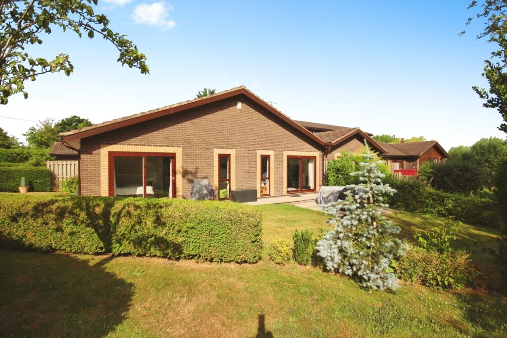 Main image of property: Stoneleigh Road, COVENTRY, West Midlands, CV8