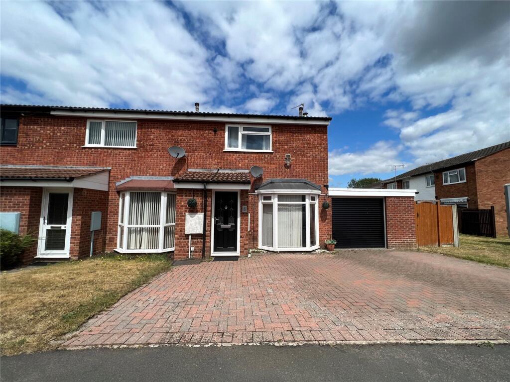 Main image of property: Emmott Drive, Leamington Spa, Warwickshire, CV31