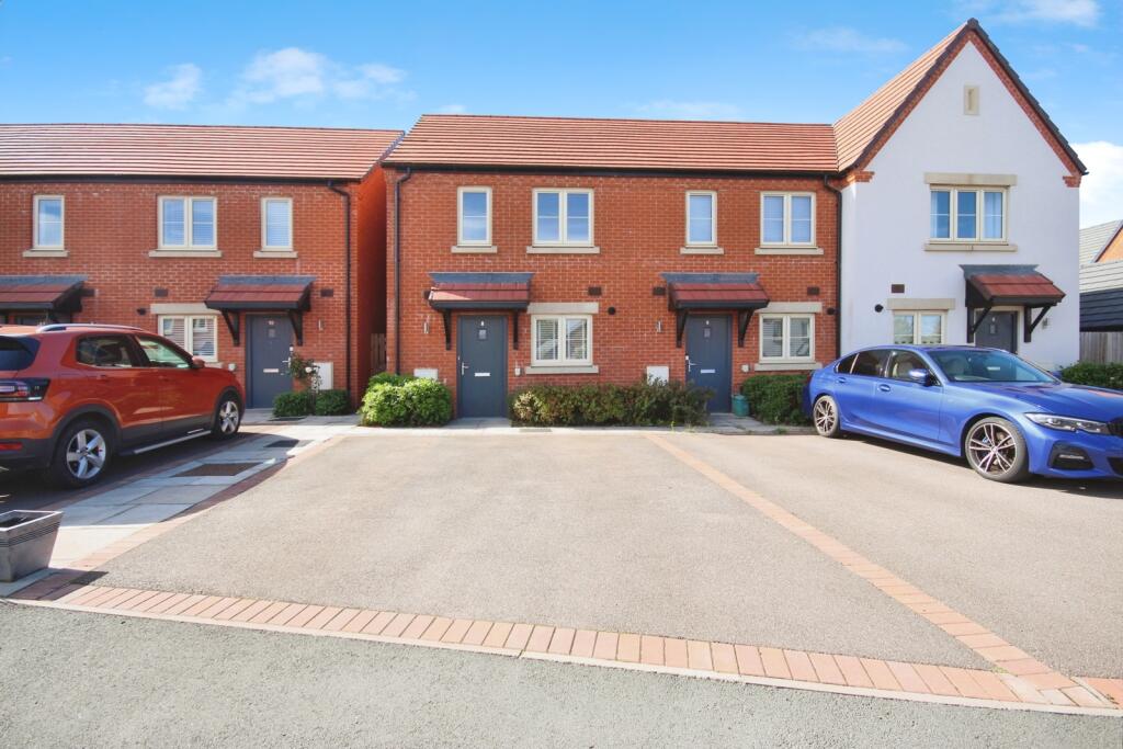 Main image of property: Whitehead Close, Radford Semele, Leamington Spa, Warwickshire, CV31