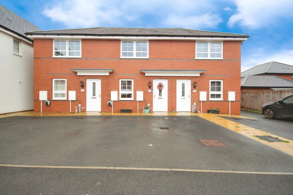 Main image of property: Harris Close, LEAMINGTON SPA, Warwickshire, CV33