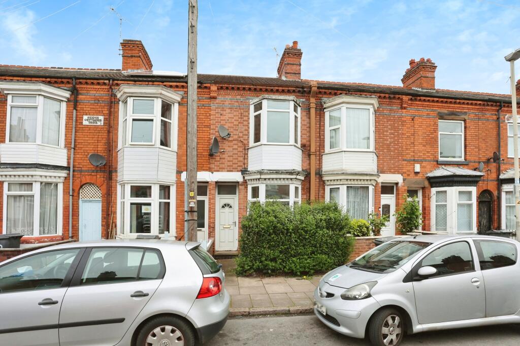 3 bedroom terraced house for sale in Danvers Road, Leicester