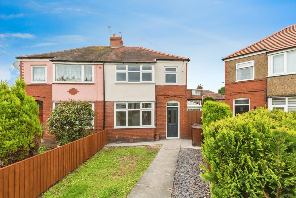 3 bedroom semidetached house for sale in Beech Road, Leyland, South