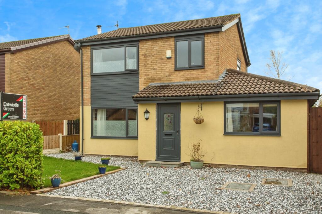 Main image of property: Long Close, Leyland, Lancashire, PR26