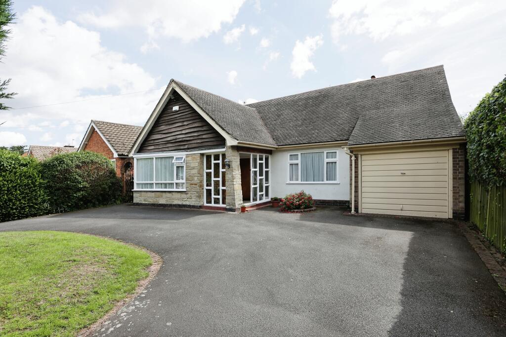 3 bedroom bungalow for sale in Loughborough Road, Hoton, Loughborough, LE12