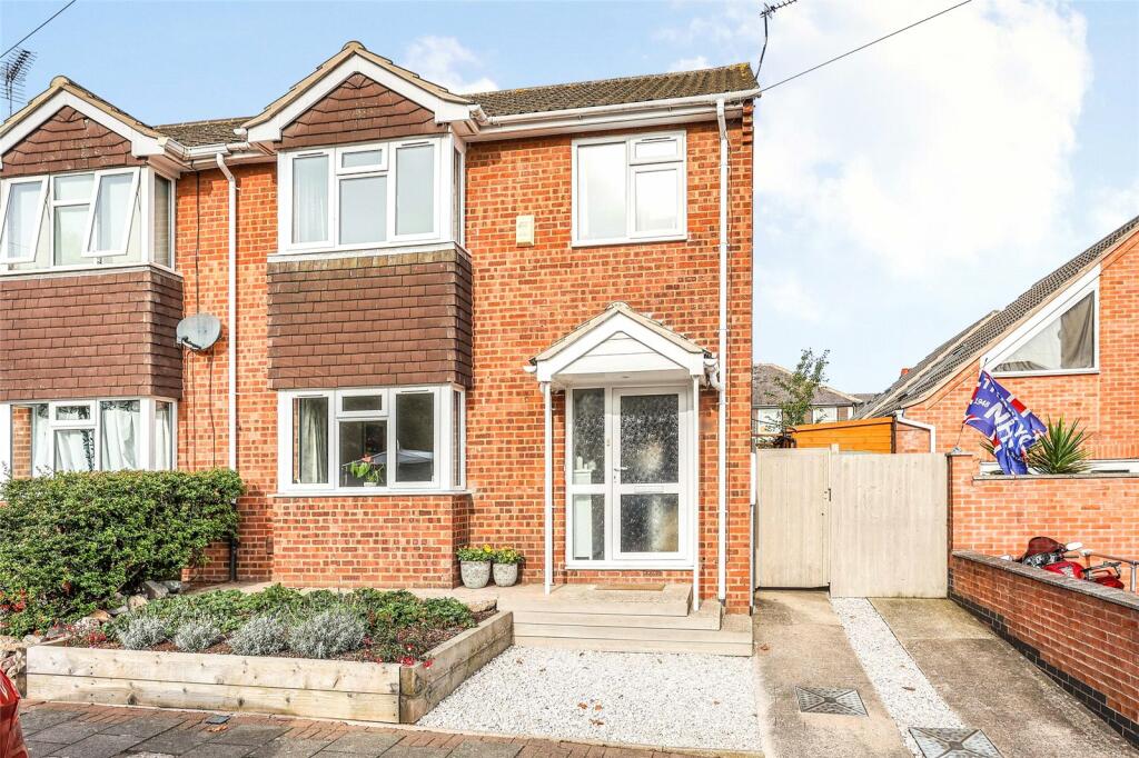 3 bedroom semidetached house for sale in Thomas Street, Loughborough, LE11