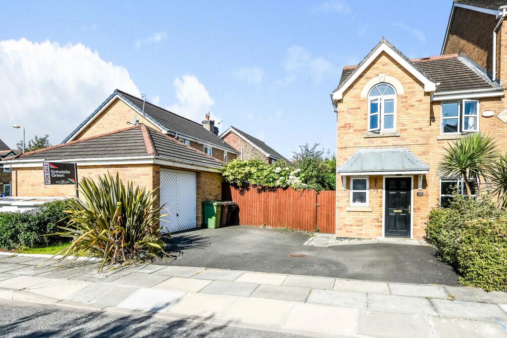 3 bedroom end of terrace house for sale in Dapple Heath Avenue, Melling, Liverpool, Merseyside, L31