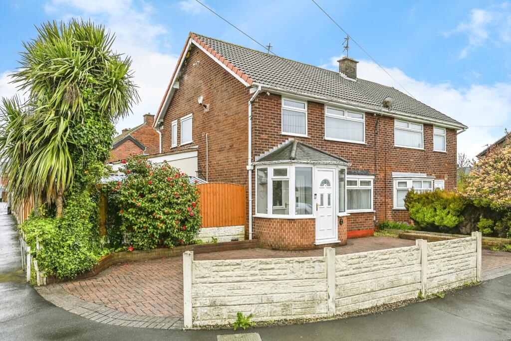 3 bedroom semidetached house for sale in Church Road, Maghull