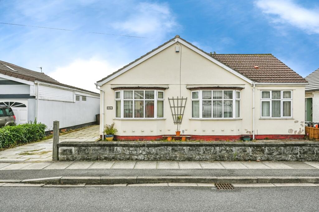 Main image of property: The Crescent, Maghull, Liverpool, Merseyside, L31