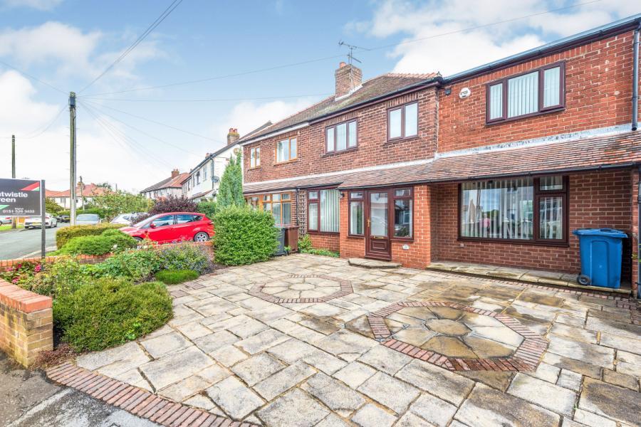 4 bedroom semidetached house for sale in Mickering Lane, Aughton