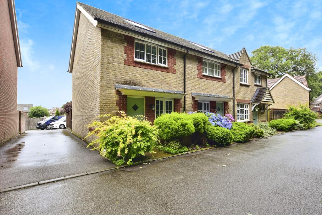 Main image of property: Oriel Grove, Maidstone, Kent, ME15