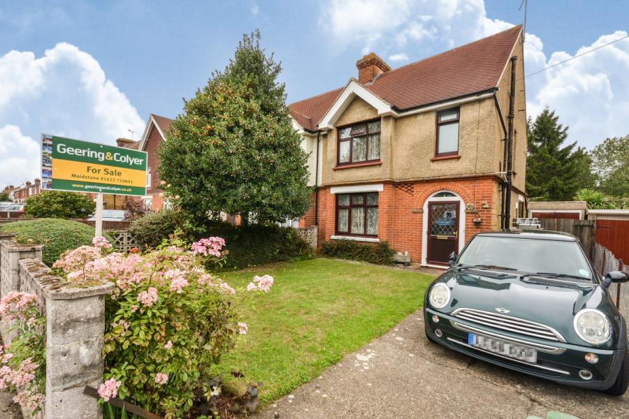 3 bedroom semidetached house for sale in Plains Avenue, Maidstone, Kent, ME15