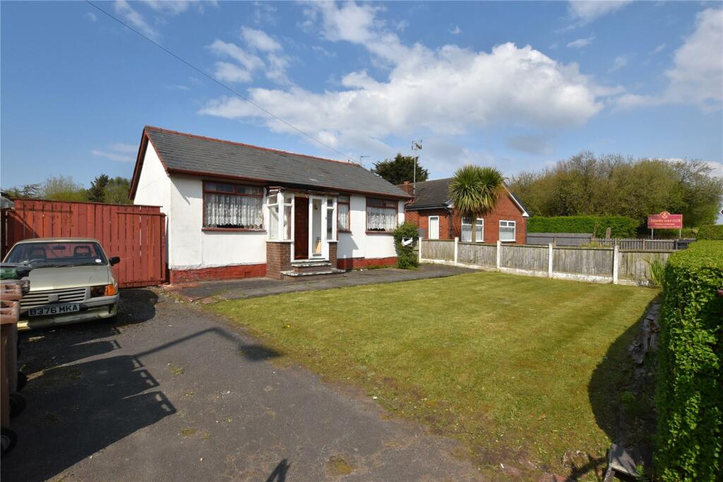 2 bedroom bungalow for sale in Leasowe Road, Moreton, Wirral, CH46