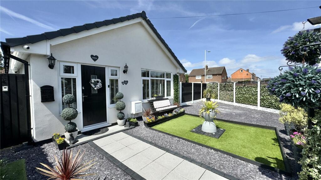 3 bedroom bungalow for sale in Bermuda Road, Moreton, Wirral, CH46