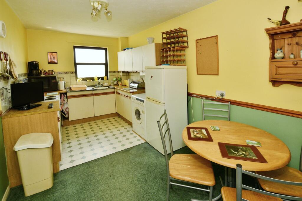 2 bedroom flat for sale in Grand Parade, Littlestone, New Romney, TN28