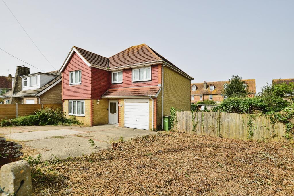 4 bedroom detached house for sale in Lydd Road, New Romney, TN28