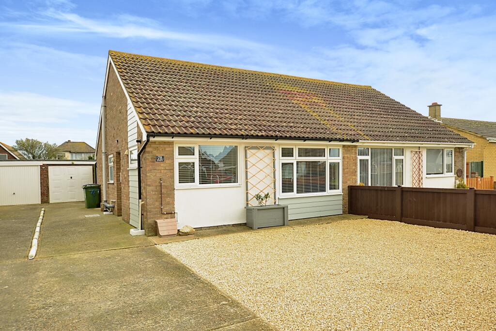 2 bedroom bungalow for sale in Roberts Road, Greatstone, New Romney, Kent, TN28