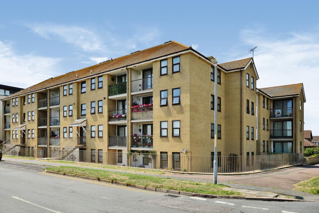 2 bedroom flat for sale in Grand Parade, Littlestone, New Romney, TN28