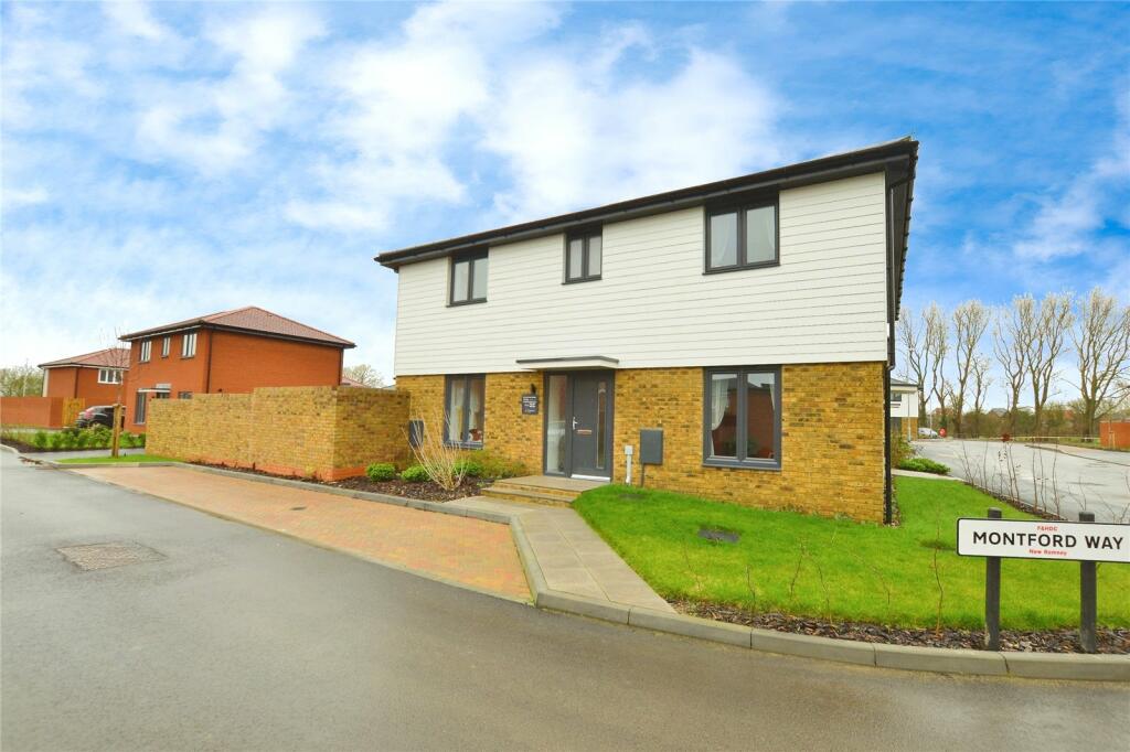 3 bedroom semidetached house for sale in Burley Way, New Romney, Kent