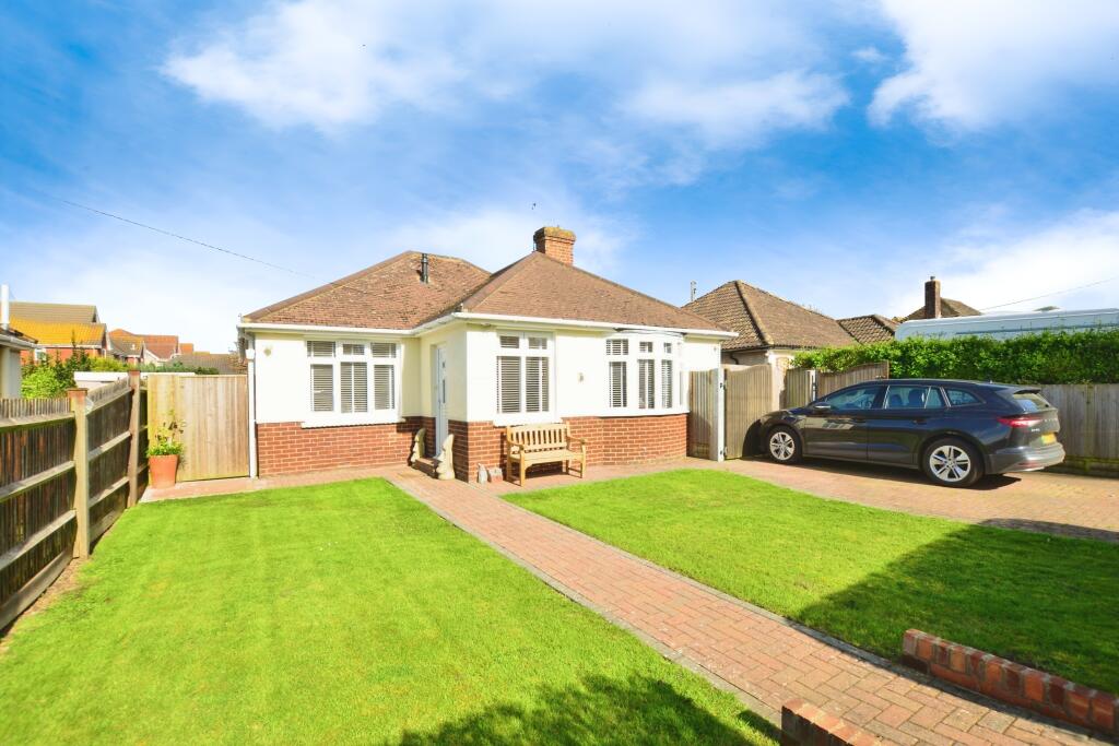 3 bedroom bungalow for sale in Dungeness Road, Lydd, Romney Marsh, Kent