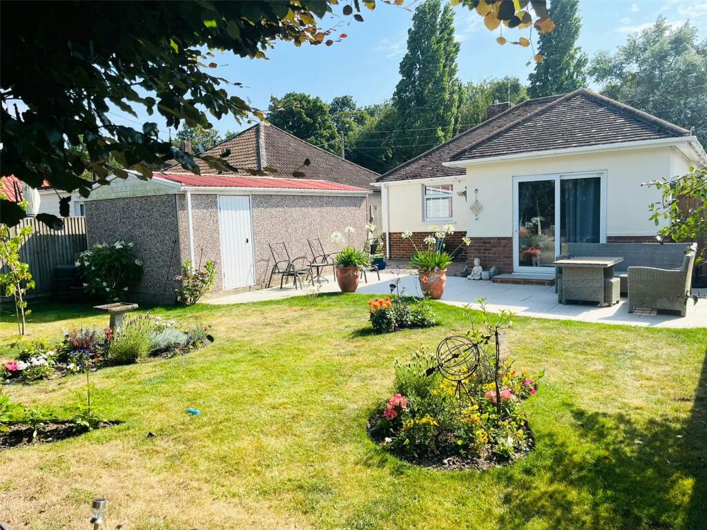 3 bedroom bungalow for sale in Dungeness Road, Lydd, Romney Marsh, Kent