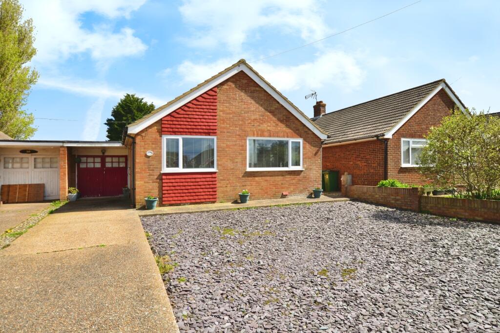 2 bedroom bungalow for sale in Jaarlen Road, Lydd, Romney Marsh, Kent, TN29