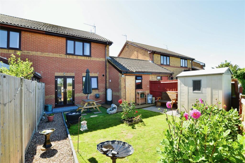 2 bedroom semidetached house for sale in Megan Close, Lydd, Romney
