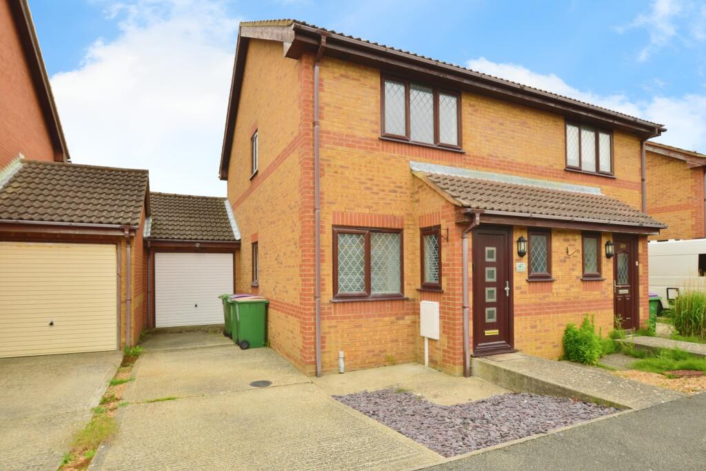 2 bedroom semidetached house for sale in Megan Close, Lydd, Romney