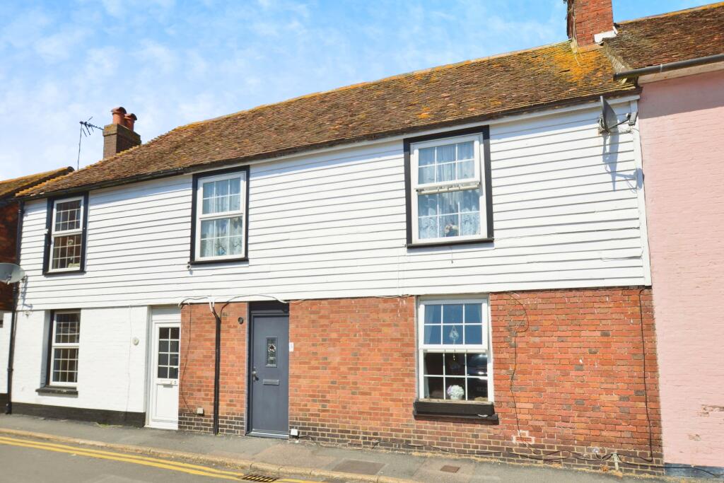 3 bedroom terraced house for sale in South Street, Lydd, Romney Marsh