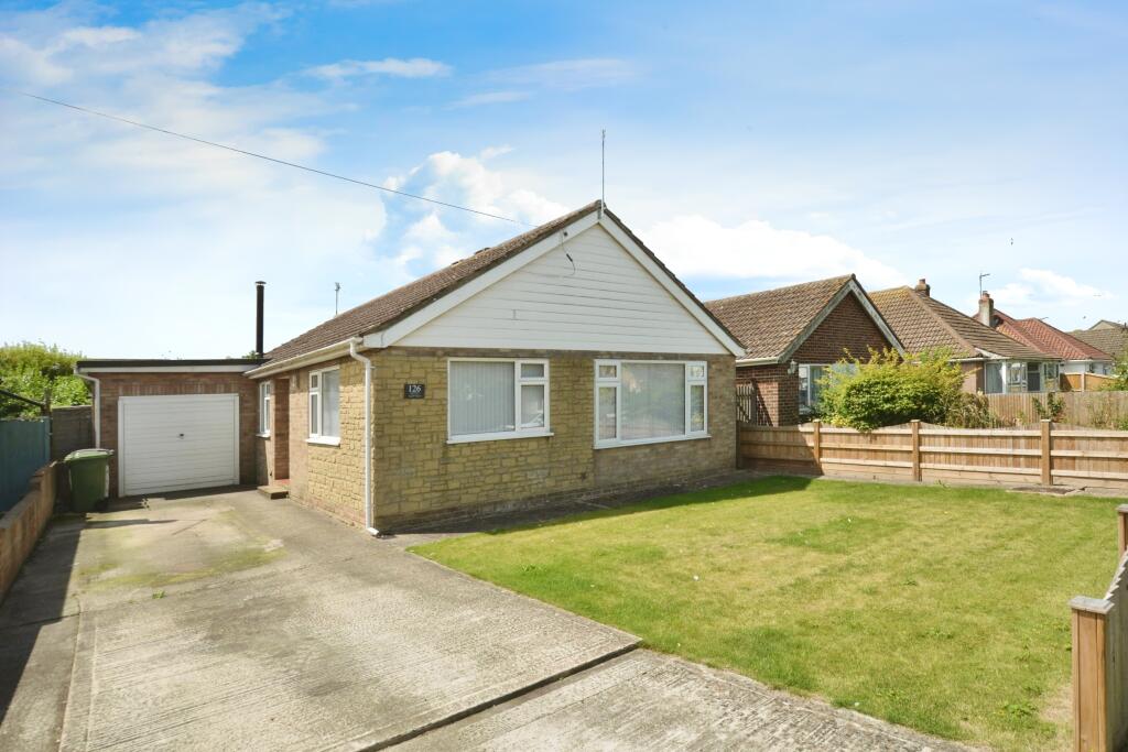 4 bedroom bungalow for sale in Queens Road, Littlestone, New Romney