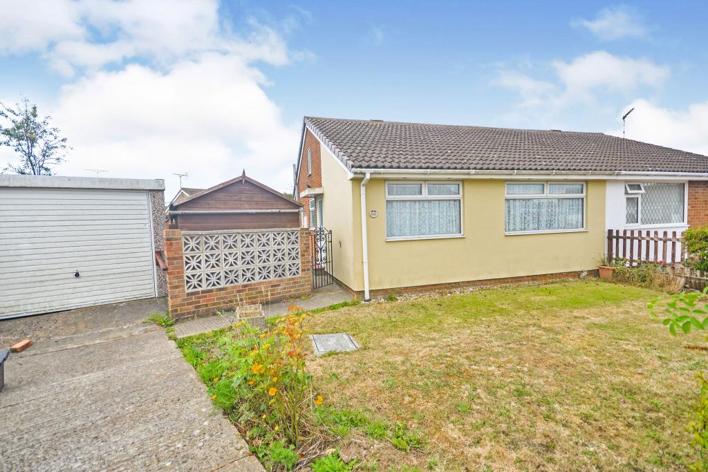 2 bedroom bungalow for sale in Aspen Close, St. Marys Bay, Romney Marsh, TN29