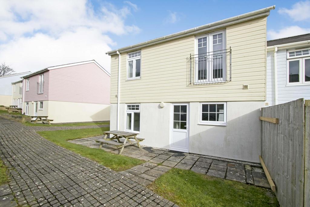 4 bedroom end of terrace house for sale in Golf Lodges, Atlantic Reach