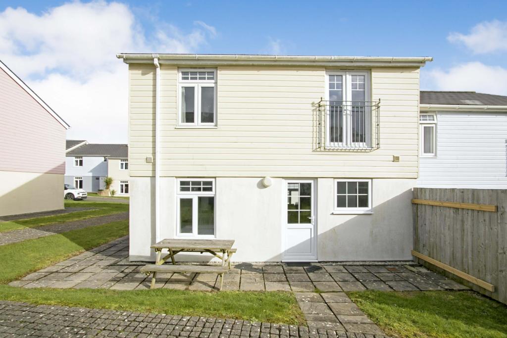 4 bedroom end of terrace house for sale in Golf Lodges, Atlantic Reach
