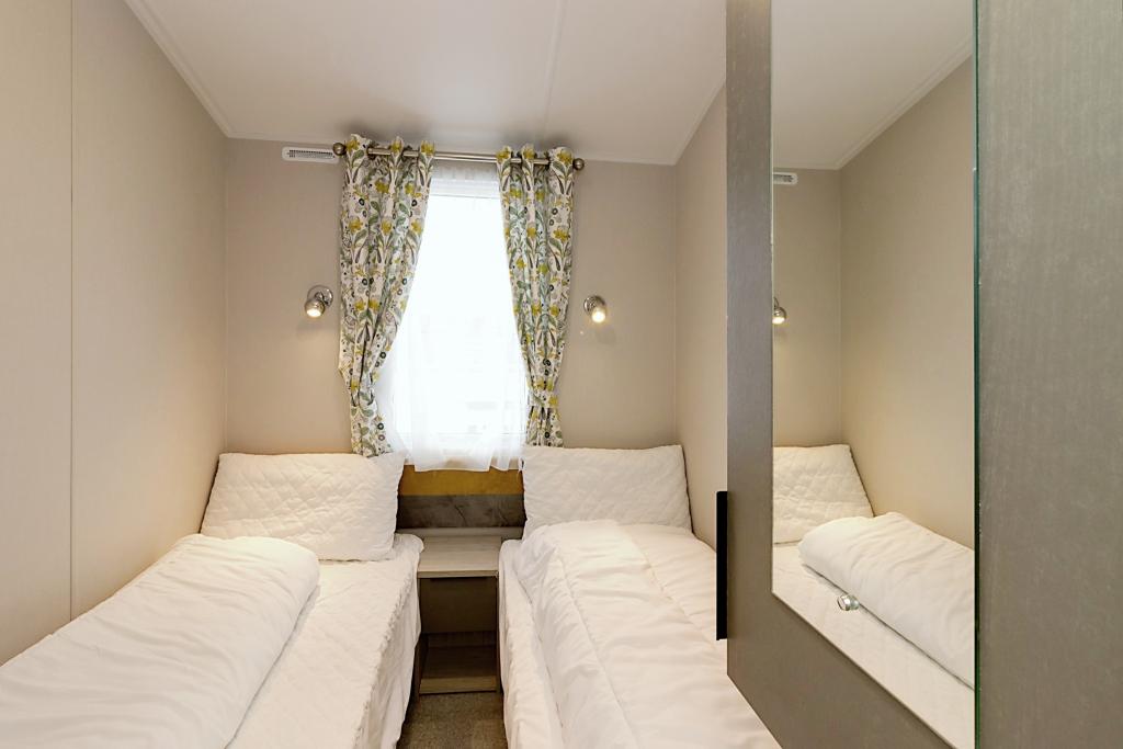 2 bedroom mobile home for sale in Newquay Bay Resort, Newquay Bay