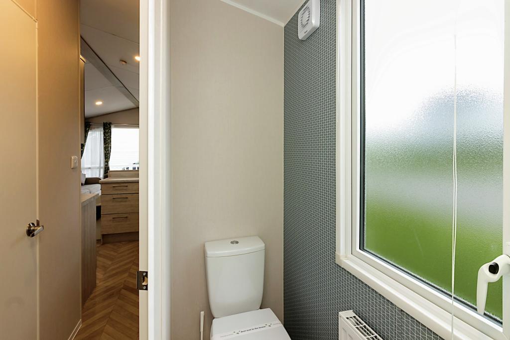 2 bedroom mobile home for sale in Newquay Bay Resort, Newquay Bay