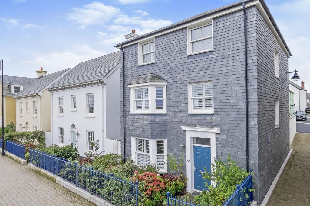 5 bedroom detached house for sale in William Hosking Road, Nansledan