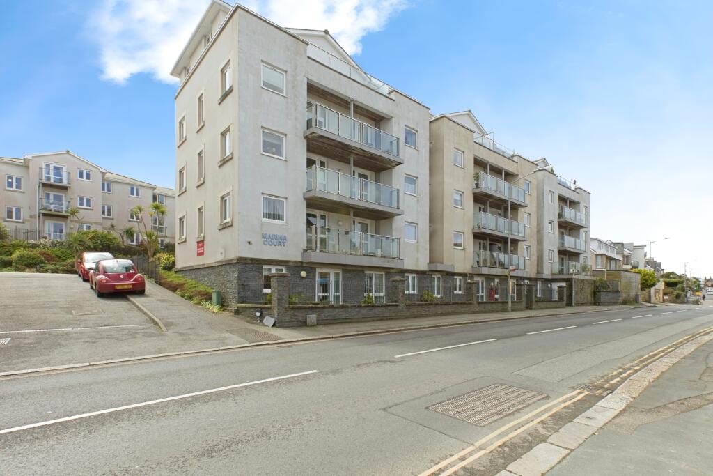 2 bedroom flat for sale in Mount Wise, Newquay, Cornwall, TR7