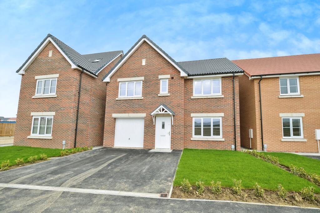 4 bedroom detached house for sale in Badger Lane, Northallerton, North