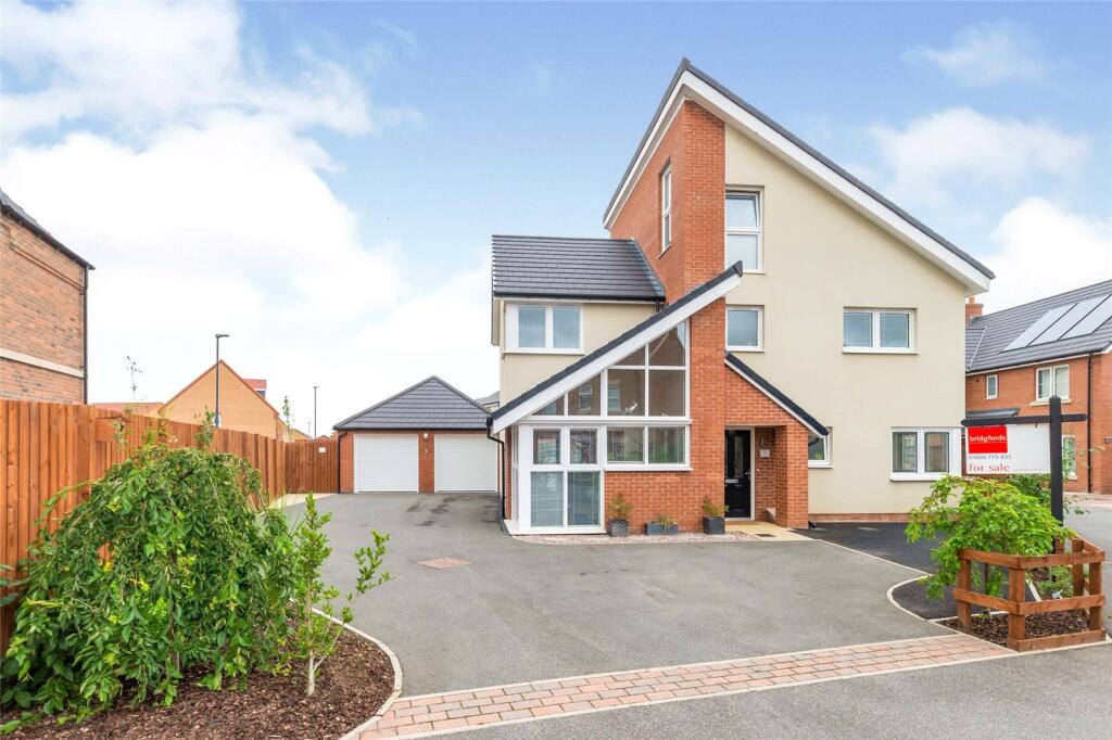 Main image of property: Poplar Crescent, THIRSK, North Yorkshire, YO7