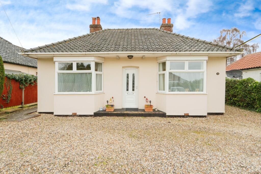 3 bedroom bungalow for sale in Buxton Road, Spixworth, Norwich, Norfolk
