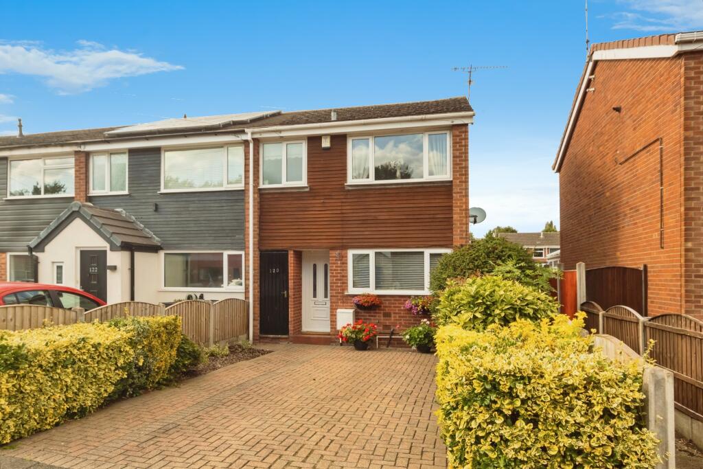 Main image of property: Valeside Gardens, Colwick, Nottingham, Nottinghamshire, NG4